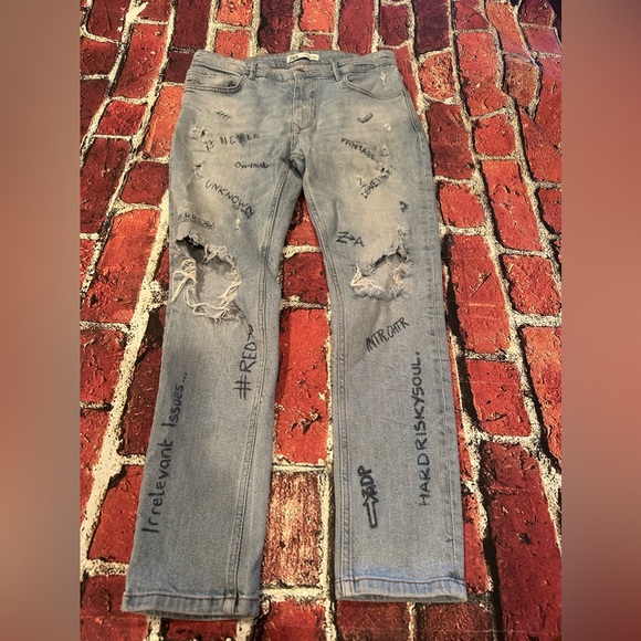 Zara Man Jeans size 32
Inseam 27”
Excellent Pre-owned Condition - Picture 3 of 7